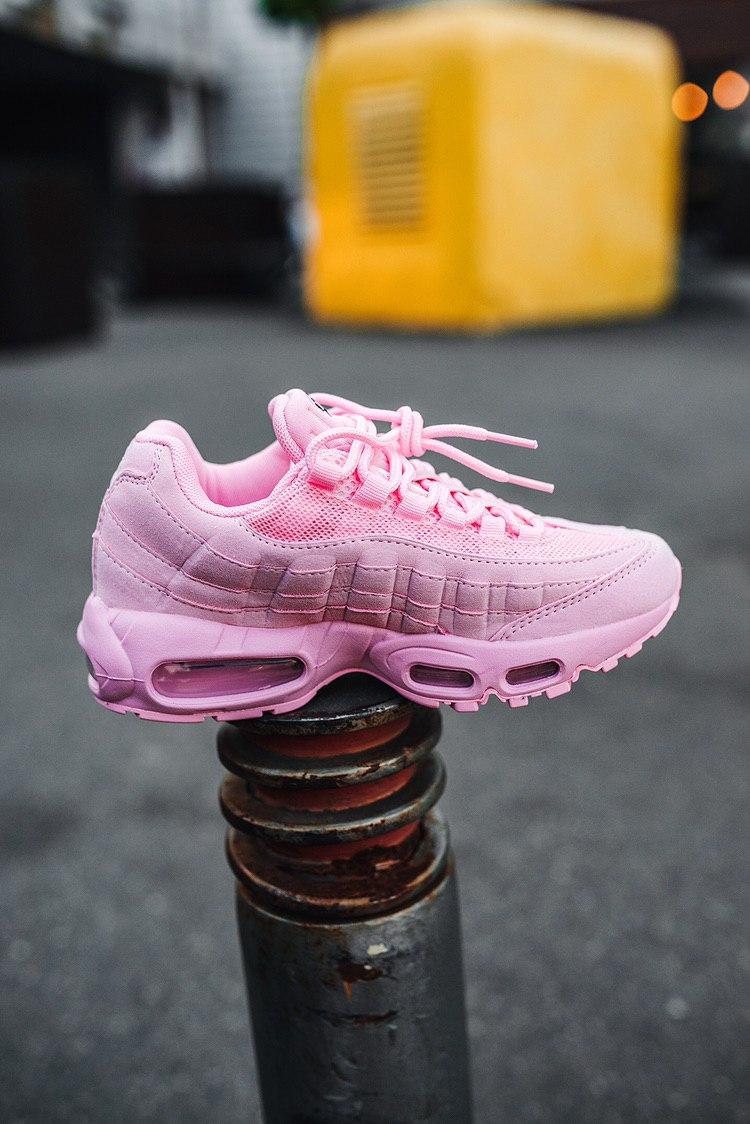 Nike Air Max 95 Pink «Black Logo»
