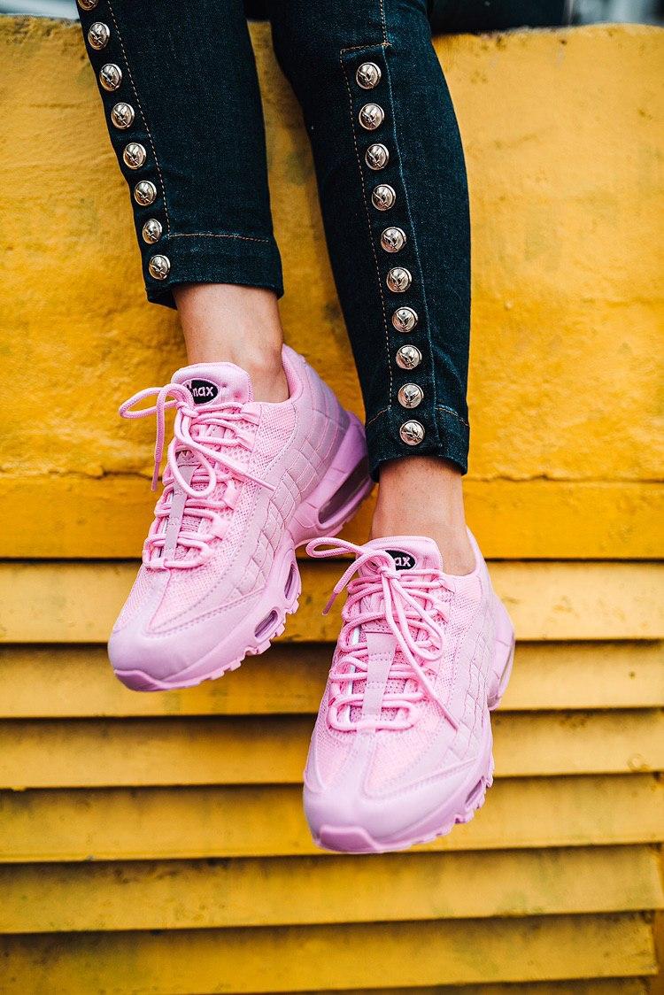 Nike Air Max 95 Pink «Black Logo»