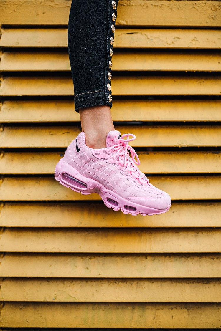 Nike Air Max 95 Pink «Black Logo»