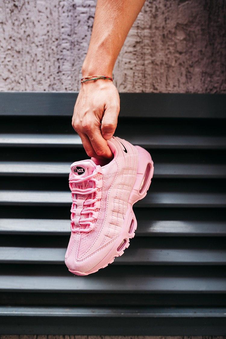 Nike Air Max 95 Pink «Black Logo»