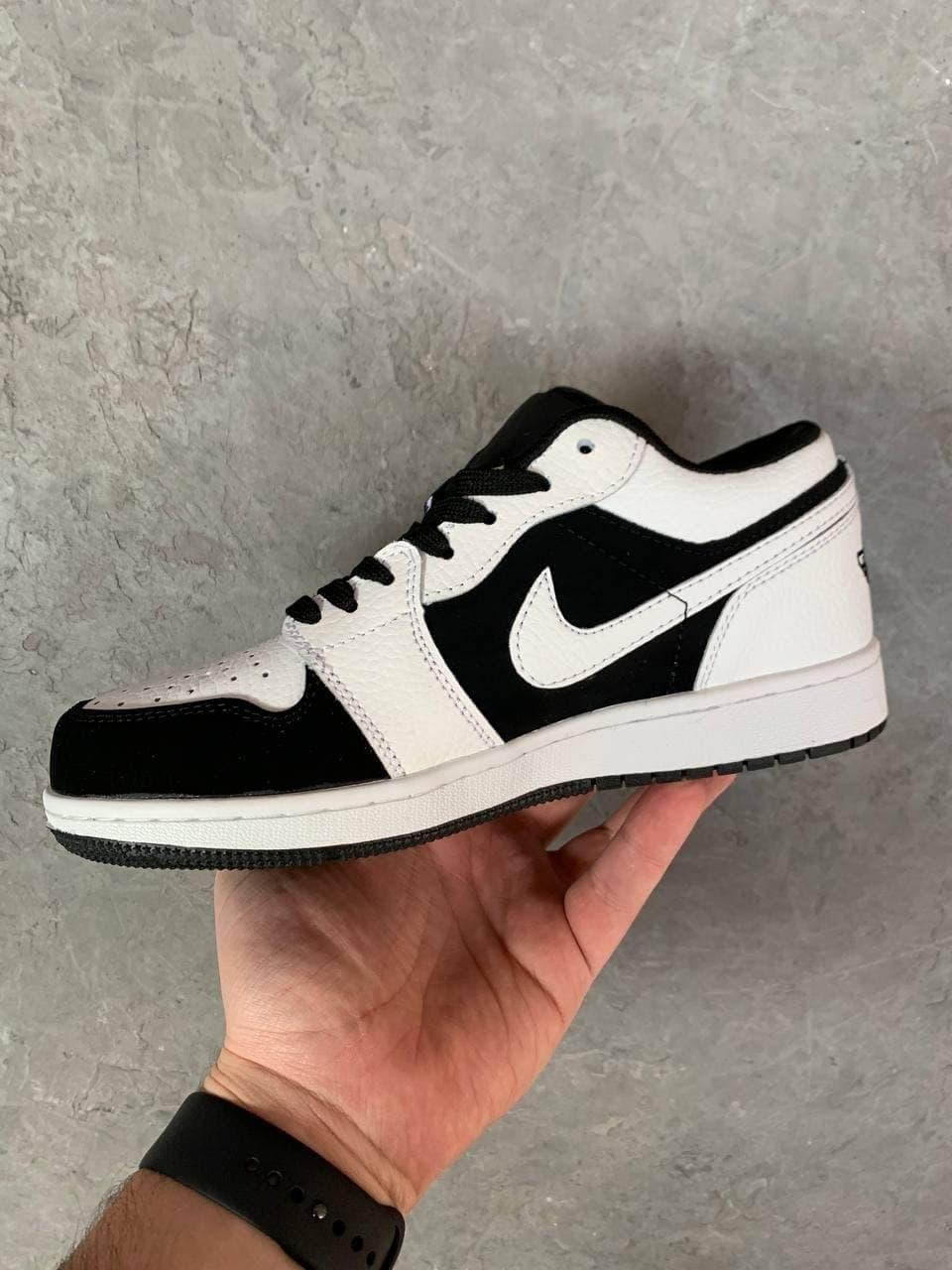 Nike Air Jordan Retro 1 Low Black White 3
