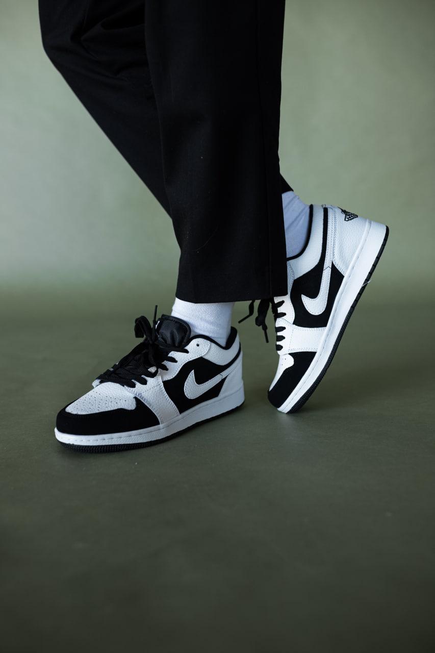 Nike Air Jordan Retro 1 Low Black White 3
