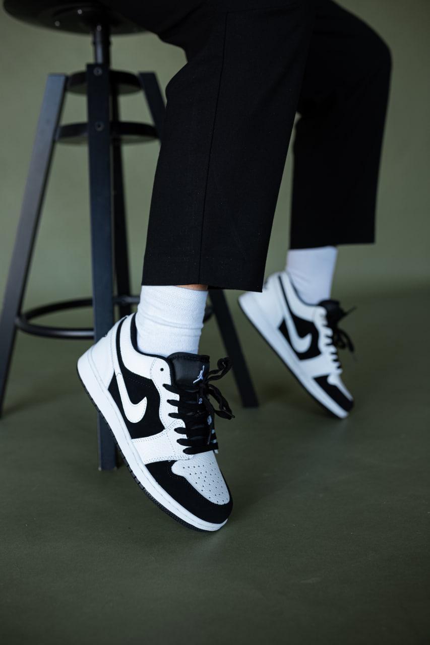 Nike Air Jordan Retro 1 Low Black White 3
