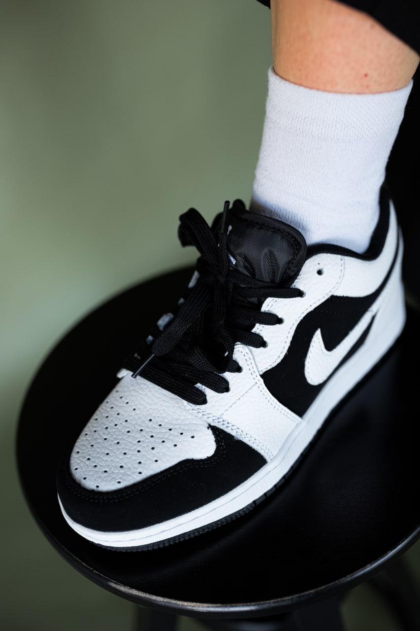 Nike Air Jordan Retro 1 Low Black White 3