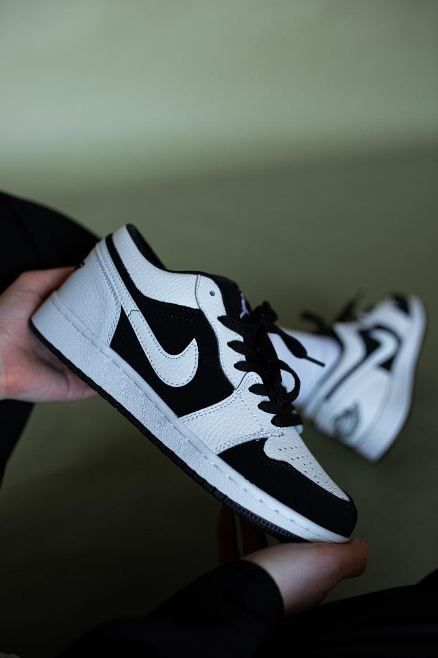 Nike Air Jordan Retro 1 Low Black White 3
