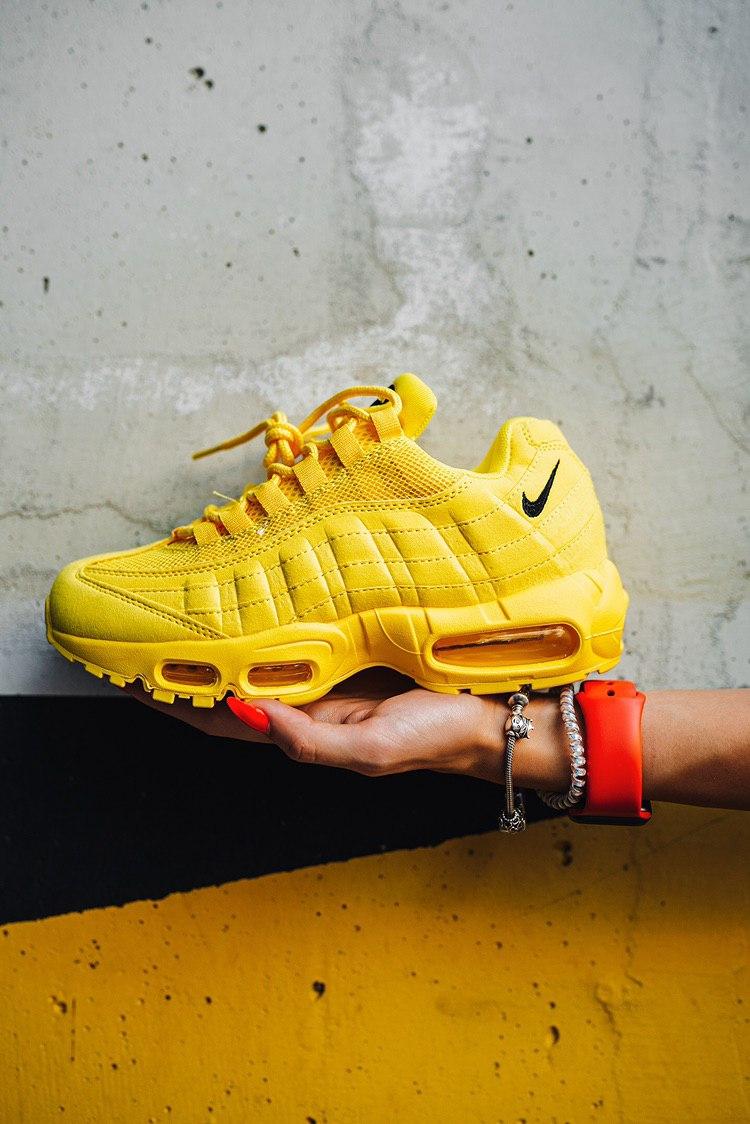 Nike Air Max 95 Yellow «Black Logo»