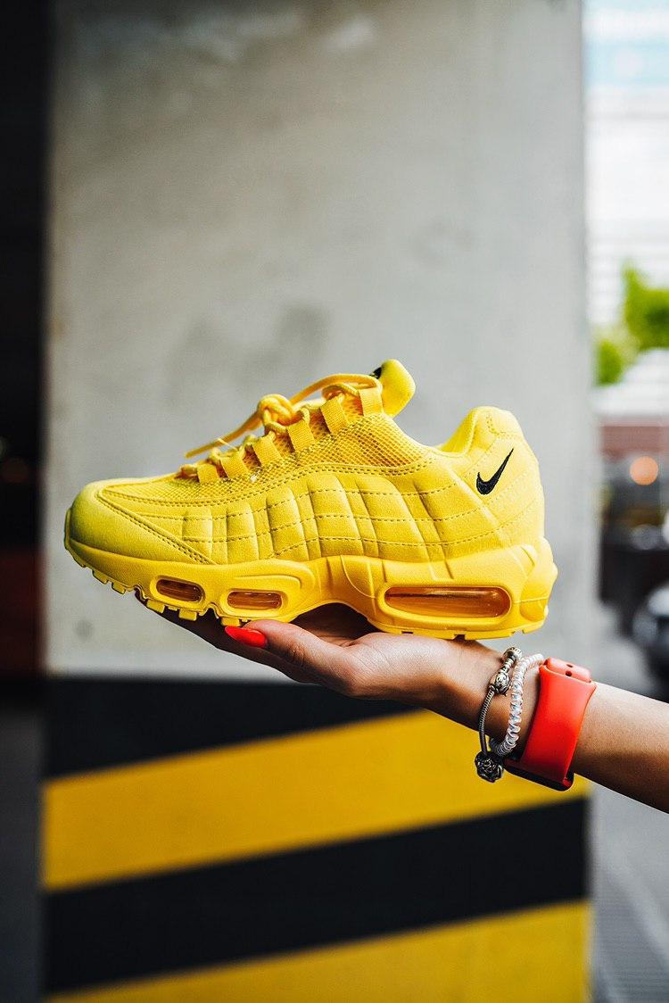 Nike Air Max 95 Yellow «Black Logo»