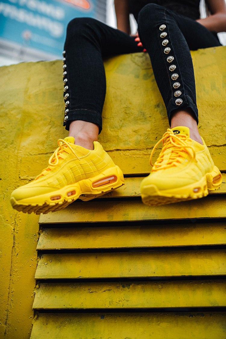Nike Air Max 95 Yellow «Black Logo»
