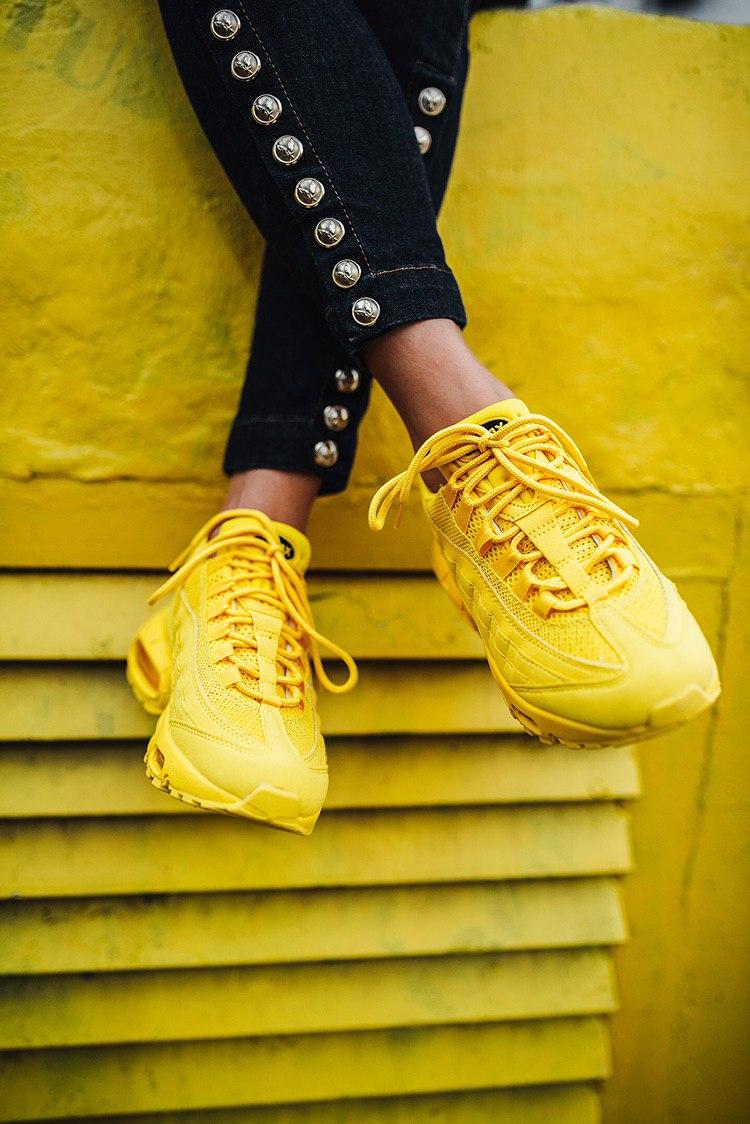 Nike Air Max 95 Yellow «Black Logo»