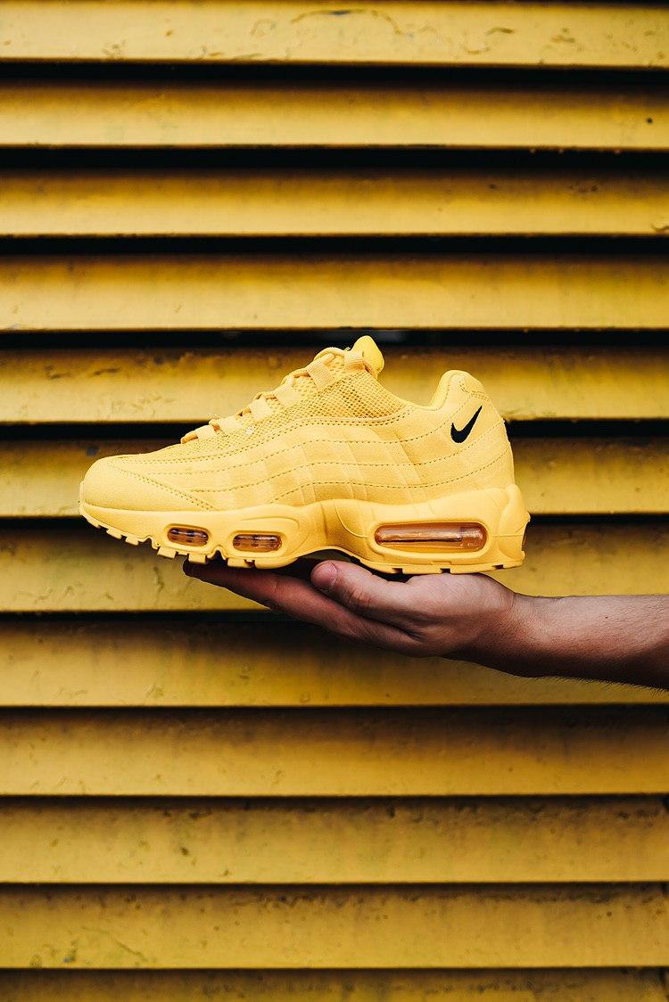 Nike Air Max 95 Yellow «Black Logo»