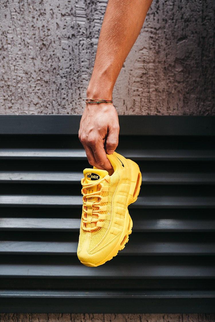 Nike Air Max 95 Yellow «Black Logo»