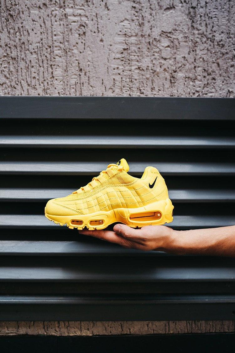 Nike Air Max 95 Yellow «Black Logo»
