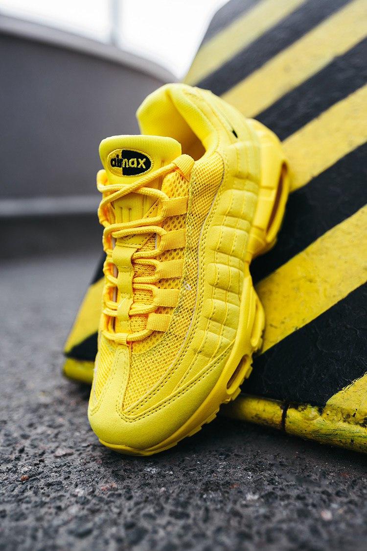 Nike Air Max 95 Yellow «Black Logo»