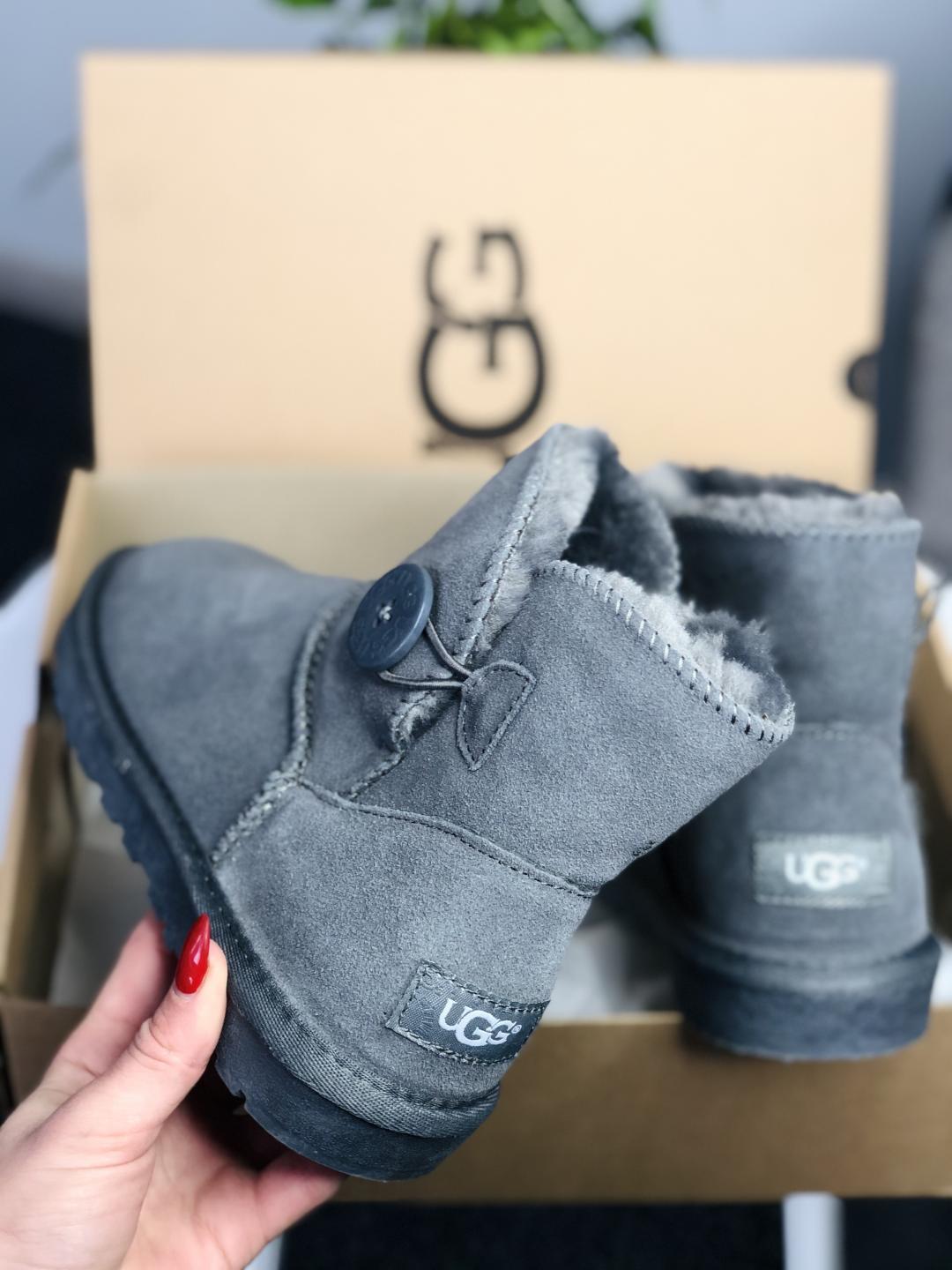 UGG Mini Bailey Button Grey