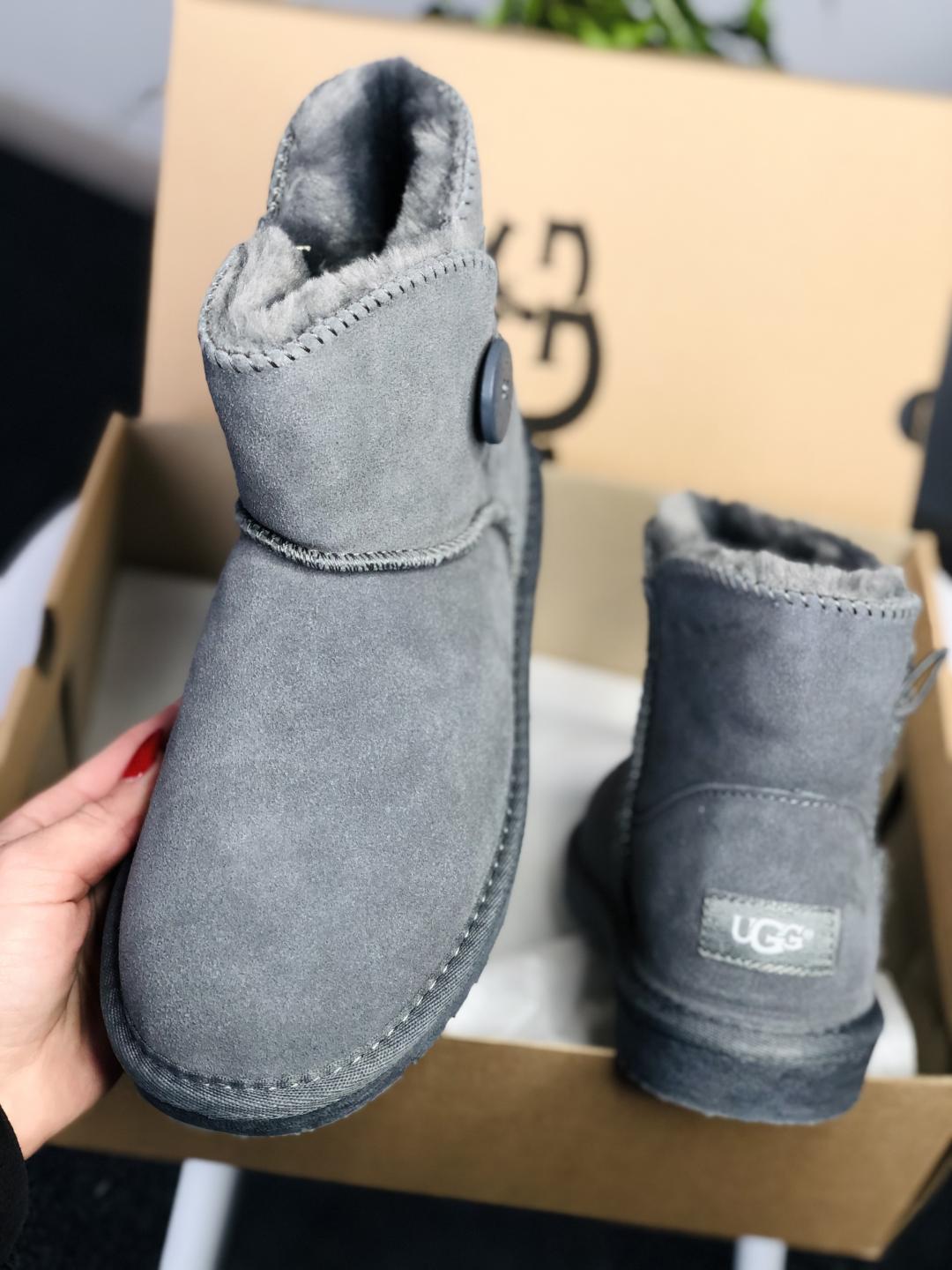 UGG Mini Bailey Button Grey