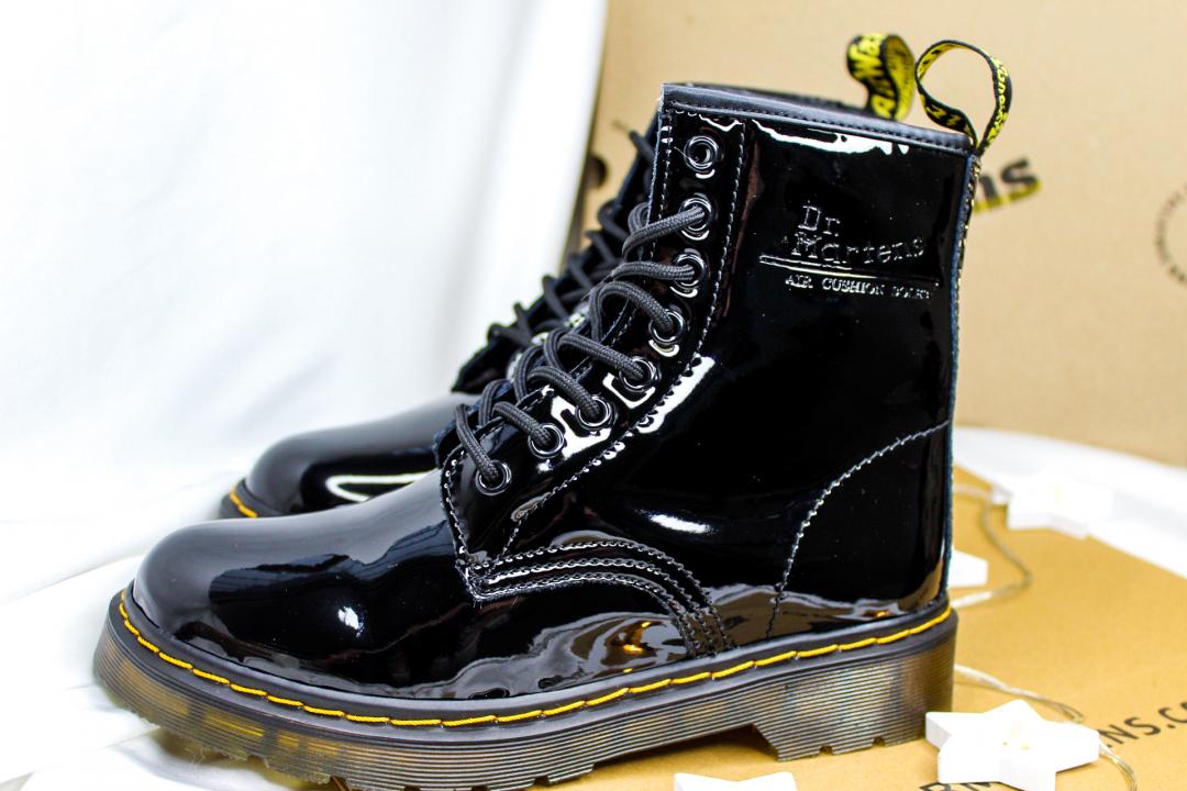 Dr. Martens 1460 Black Gloss Logo