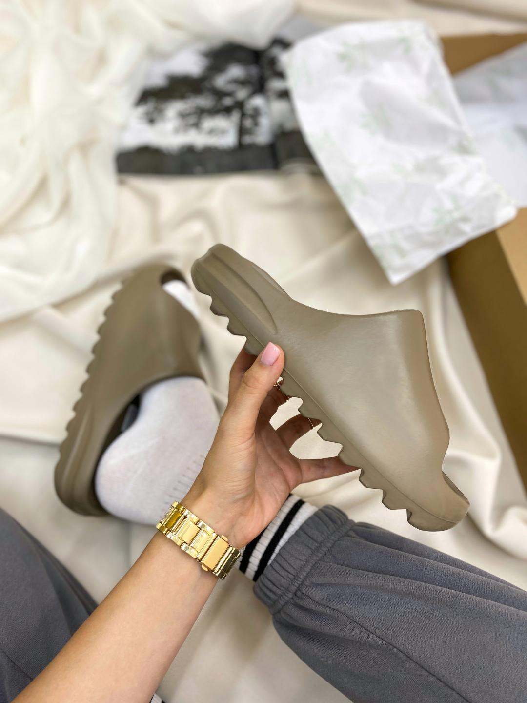 Adidas Yeezy Slide Lite Grey