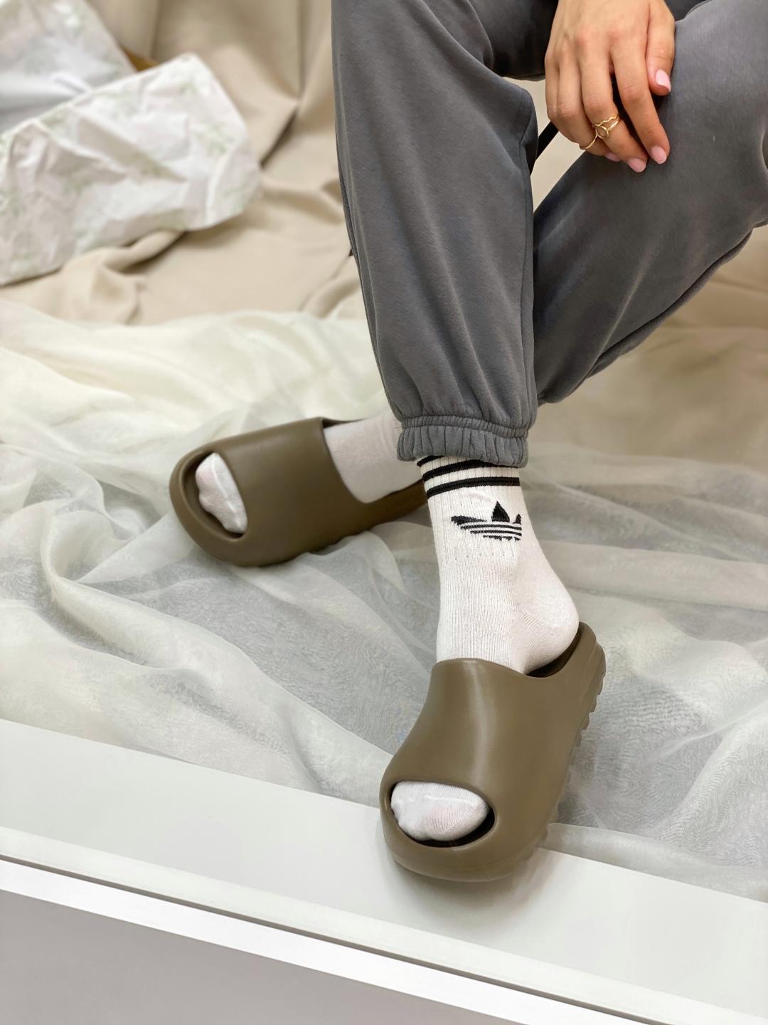 Adidas Yeezy Slide Lite Grey