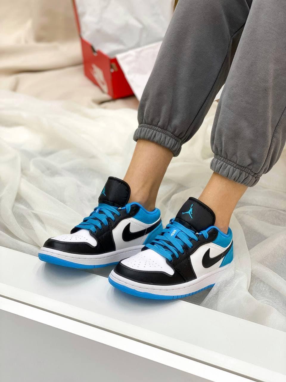 Nike Air Jordan Retro 1 Low Blue White Black 2