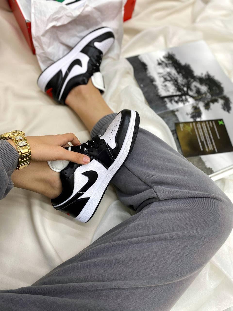 Nike Air Jordan Retro 1 Low Black White Red