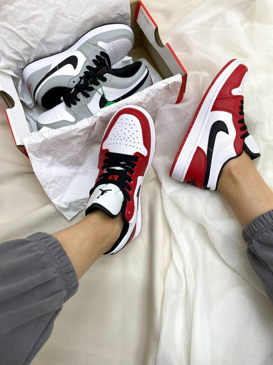 Nike Air Jordan Retro 1 Low White Red Black Logo