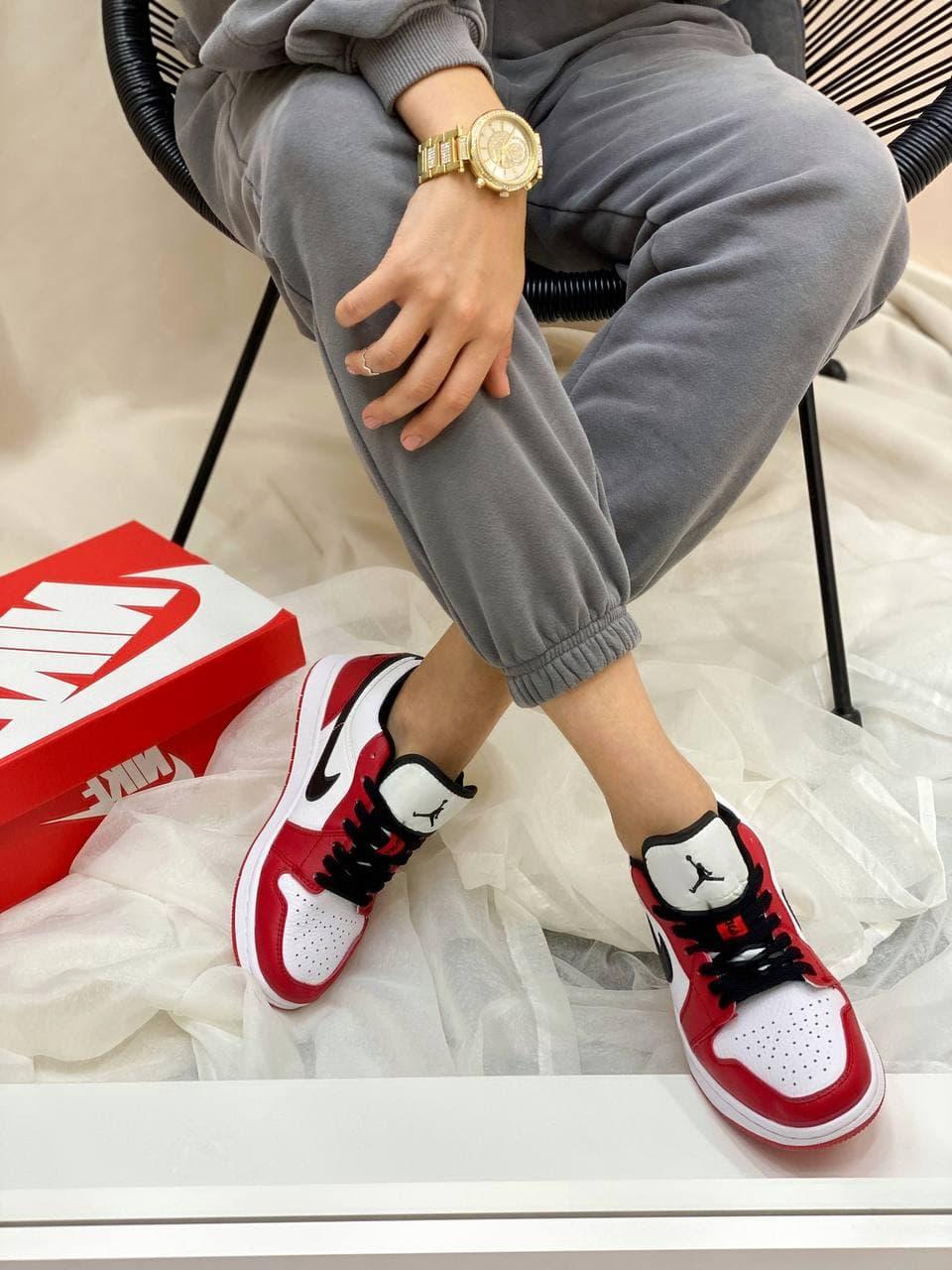 Nike Air Jordan Retro 1 Low White Red Black Logo