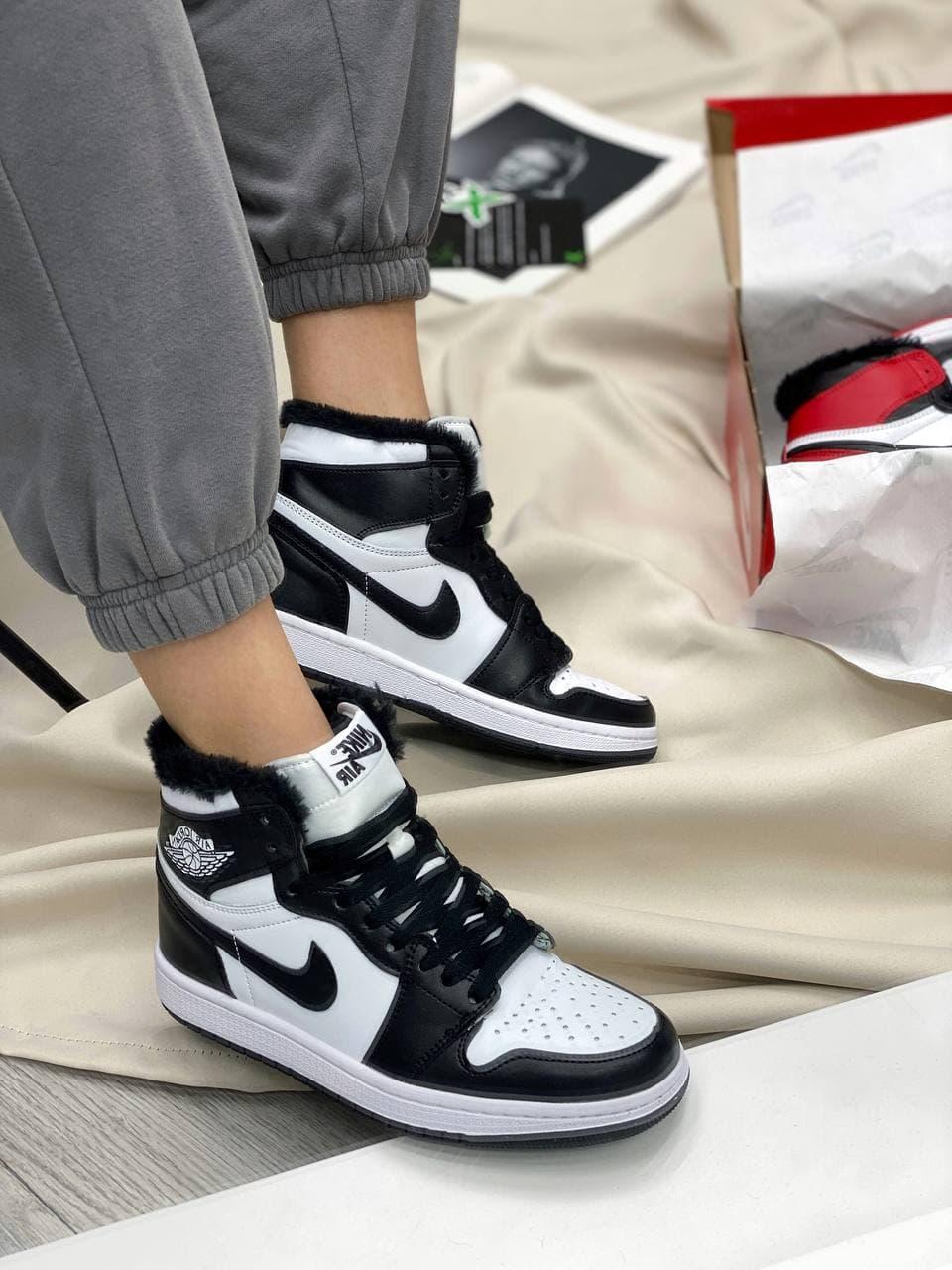 Nike Air Jordan Retro 1 High Black White 3
