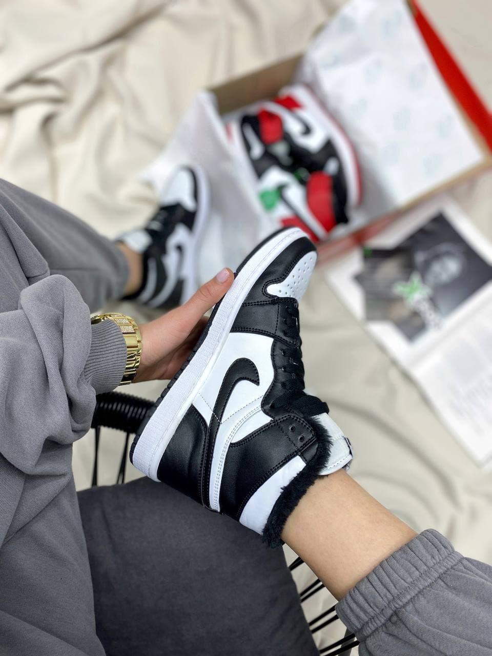 Nike Air Jordan Retro 1 High Black White 3