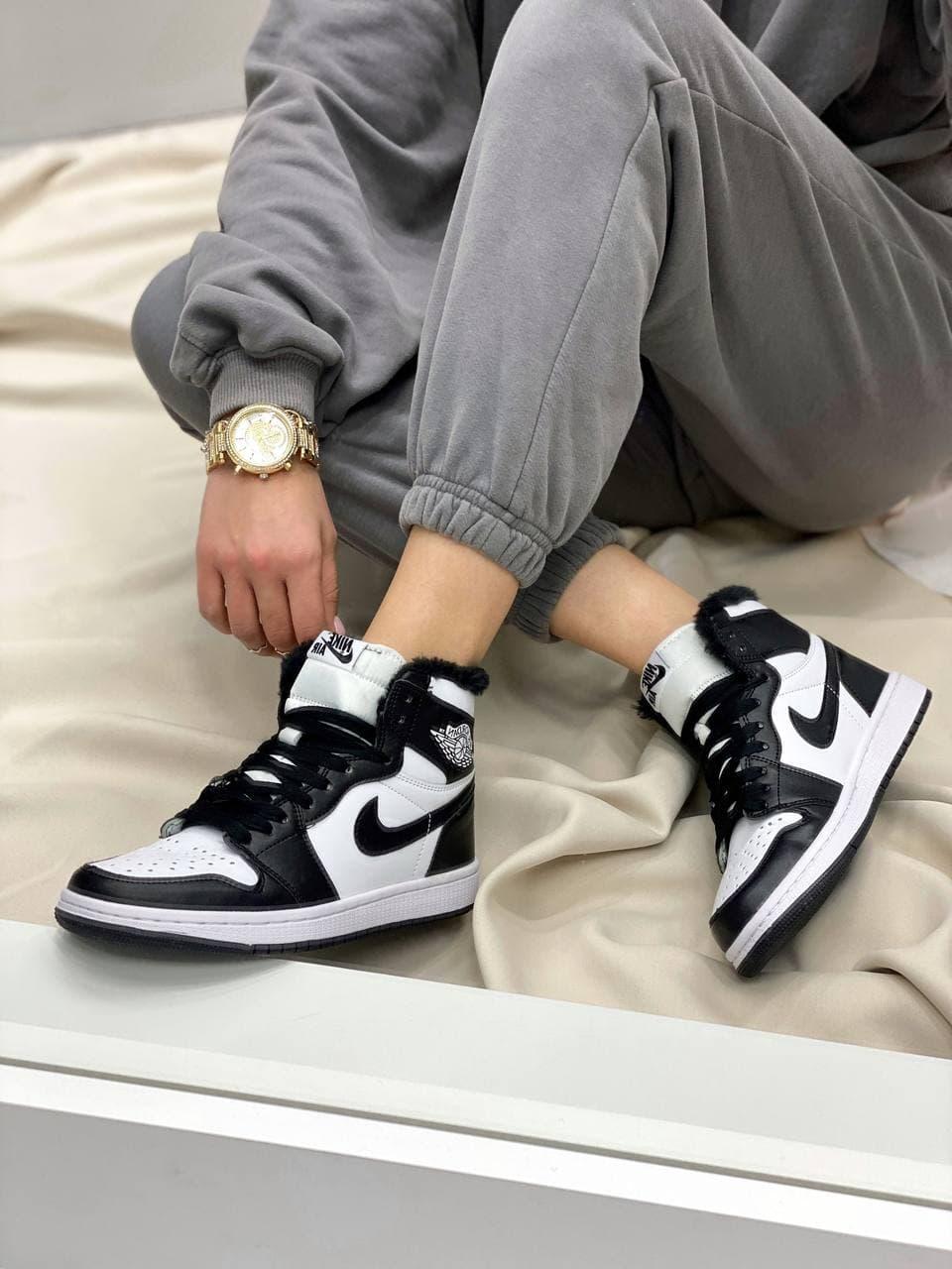 Nike Air Jordan Retro 1 High Black White 3