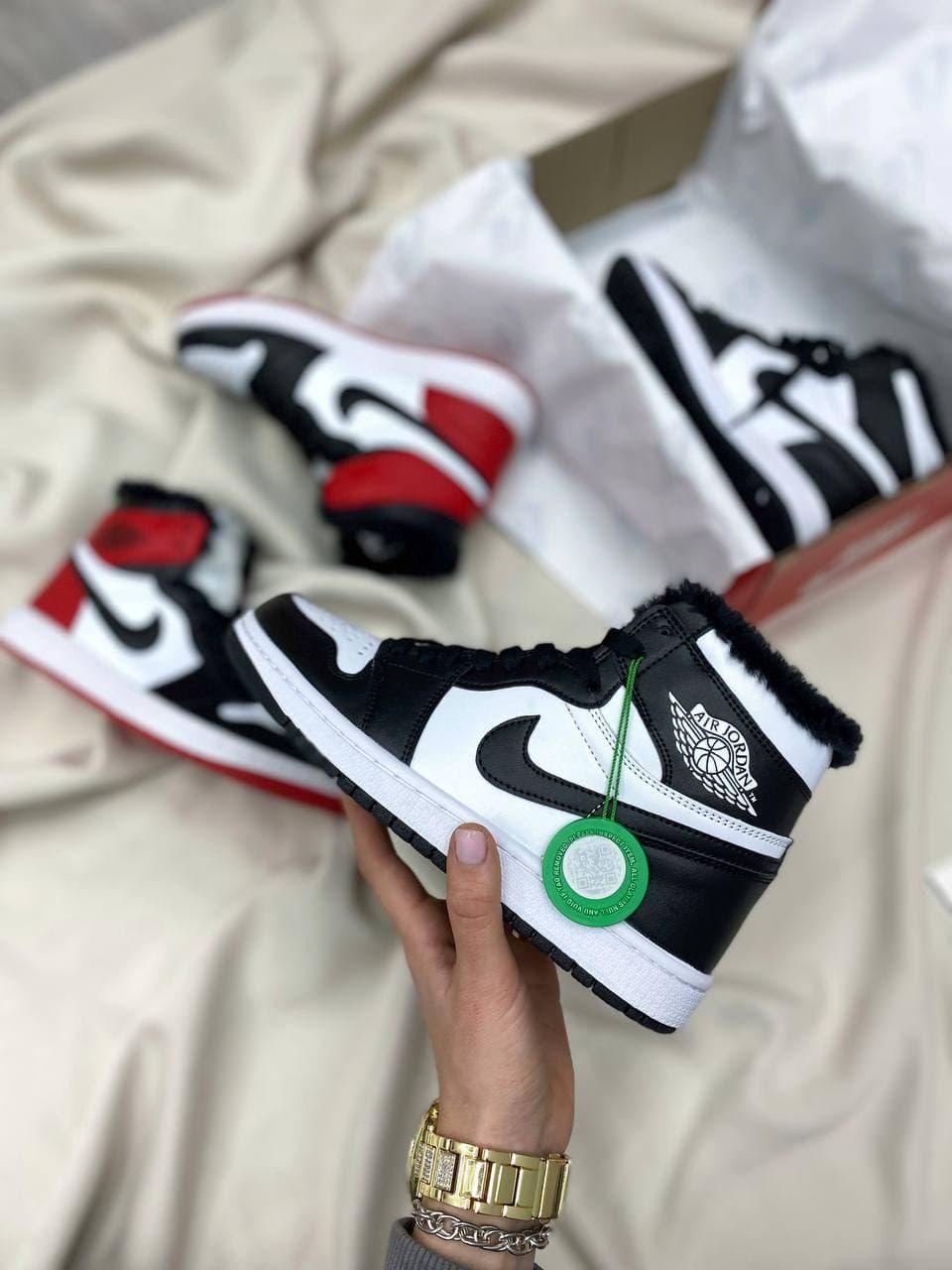 Nike Air Jordan Retro 1 High Black White 3