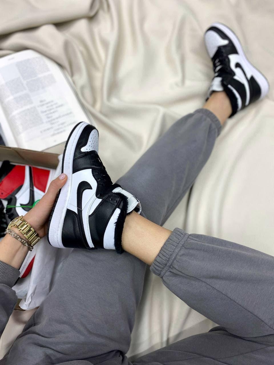 Nike Air Jordan Retro 1 High Black White 3