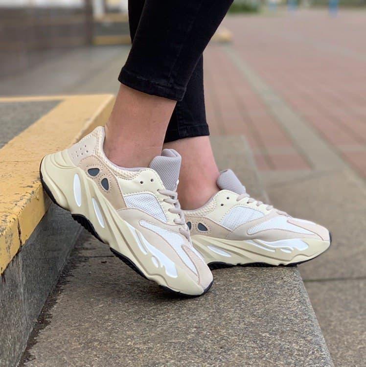 Adidas Yeezy Boost 700 V2 Beige