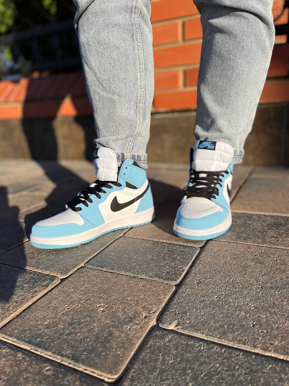 Nike Air Jordan 1 Retro High Light University Blue