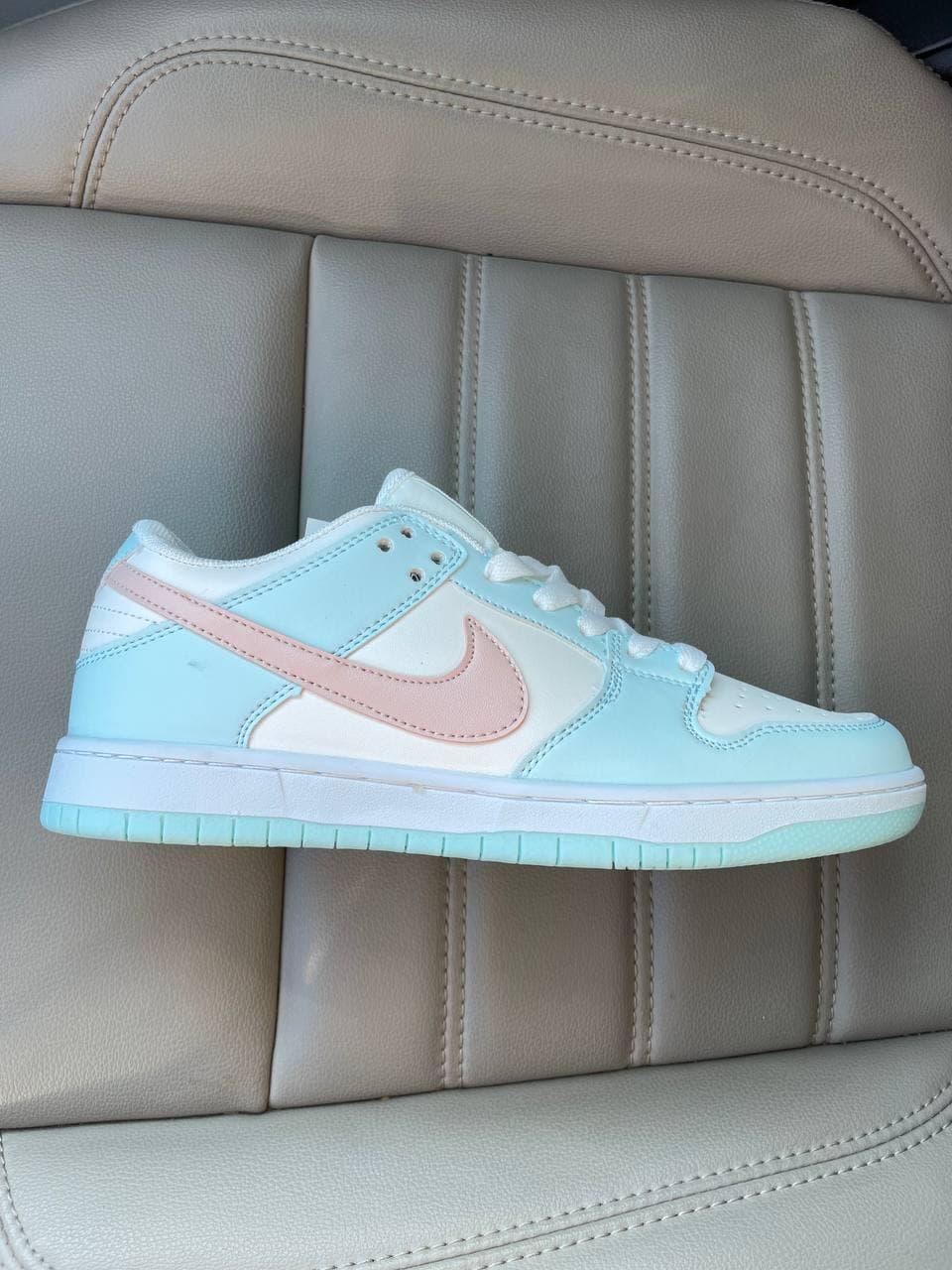 Nike SB Dunk Blue Pink