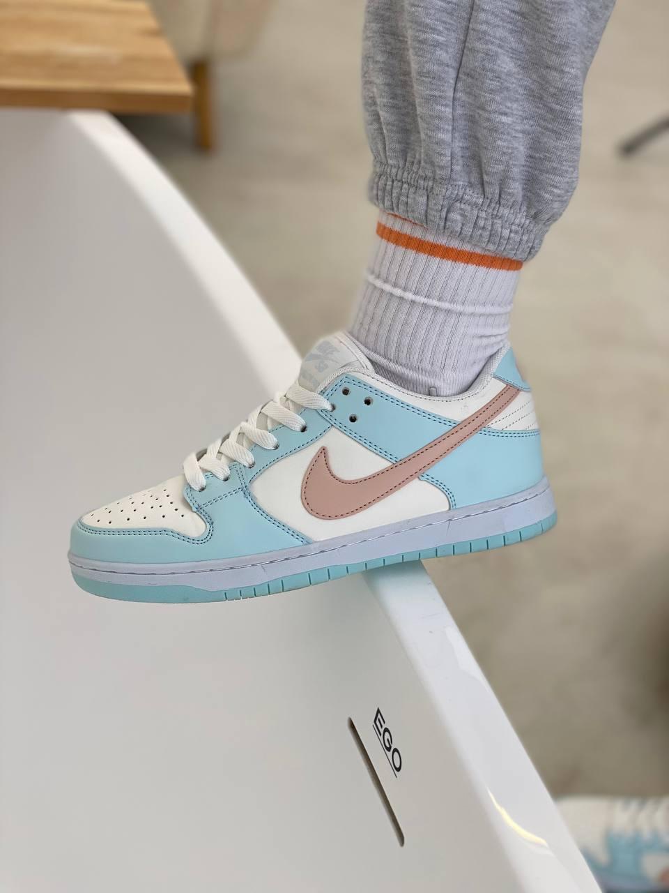 Nike SB Dunk Blue Pink