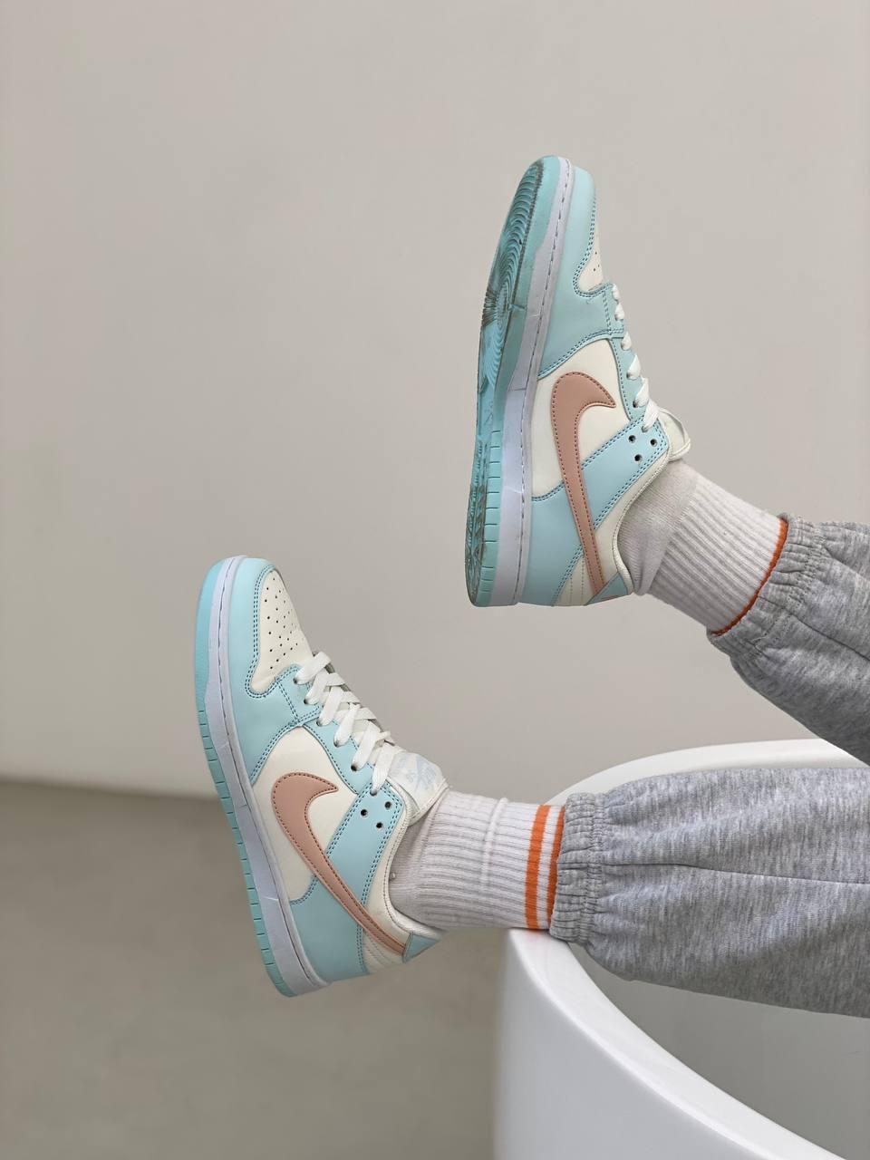Nike SB Dunk Blue Pink