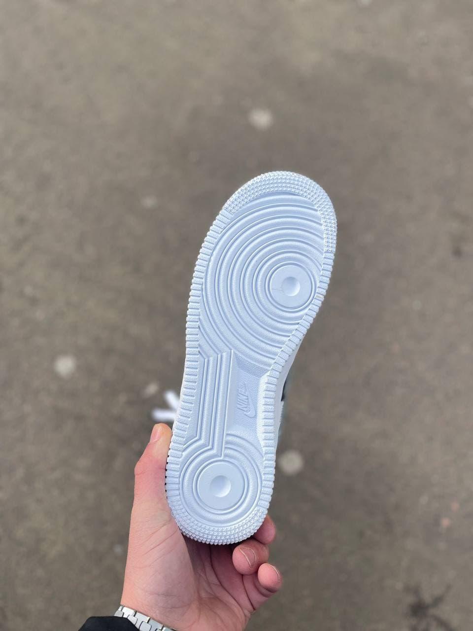 Nike Air Force Kaws