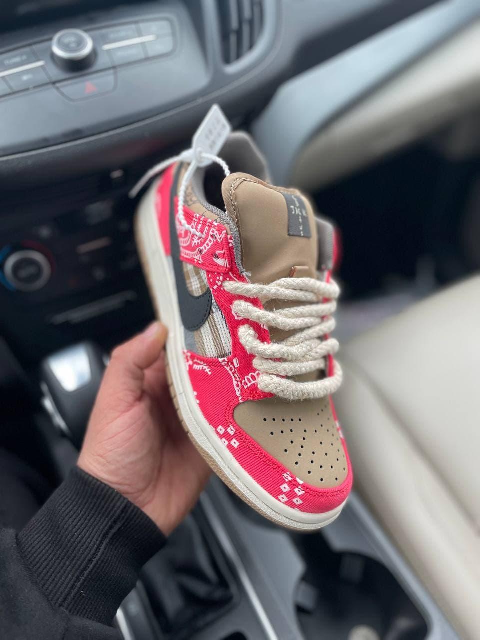 Nike SB Dunk Low Red Black