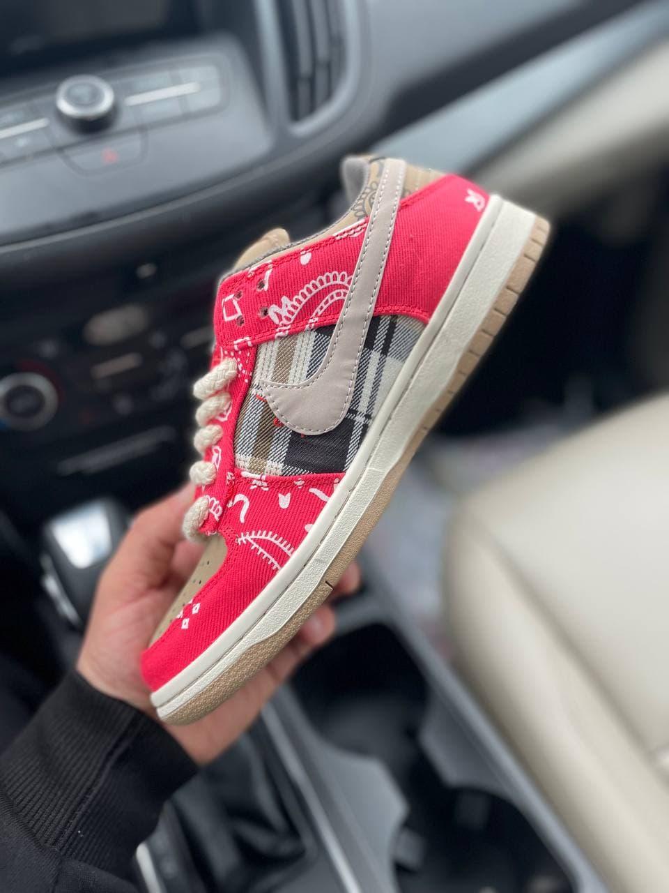 Nike SB Dunk Low Red Black