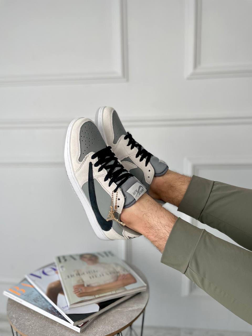 Air Jordan 1 Low Travis Scott Beige