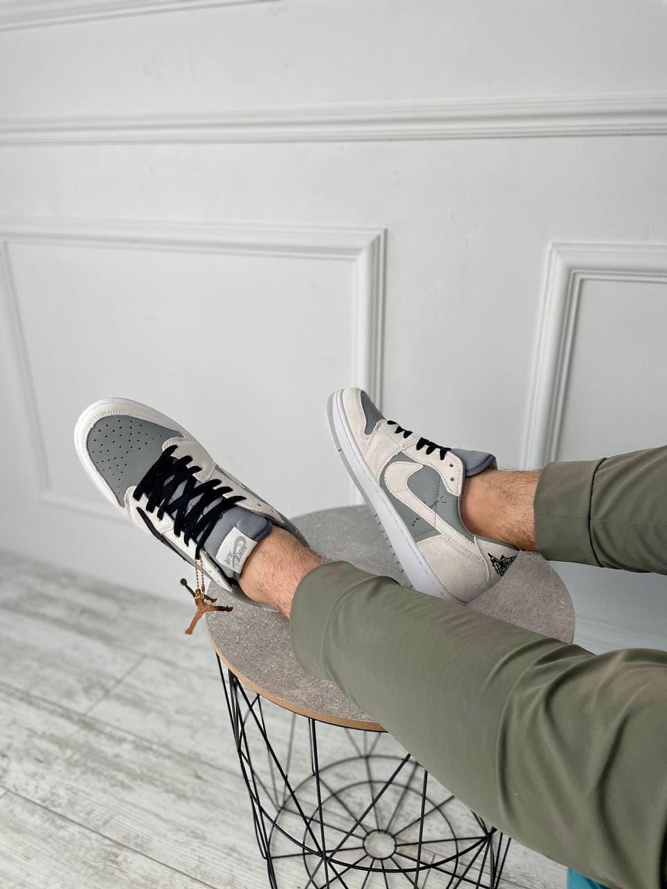 Air Jordan 1 Low Travis Scott Beige