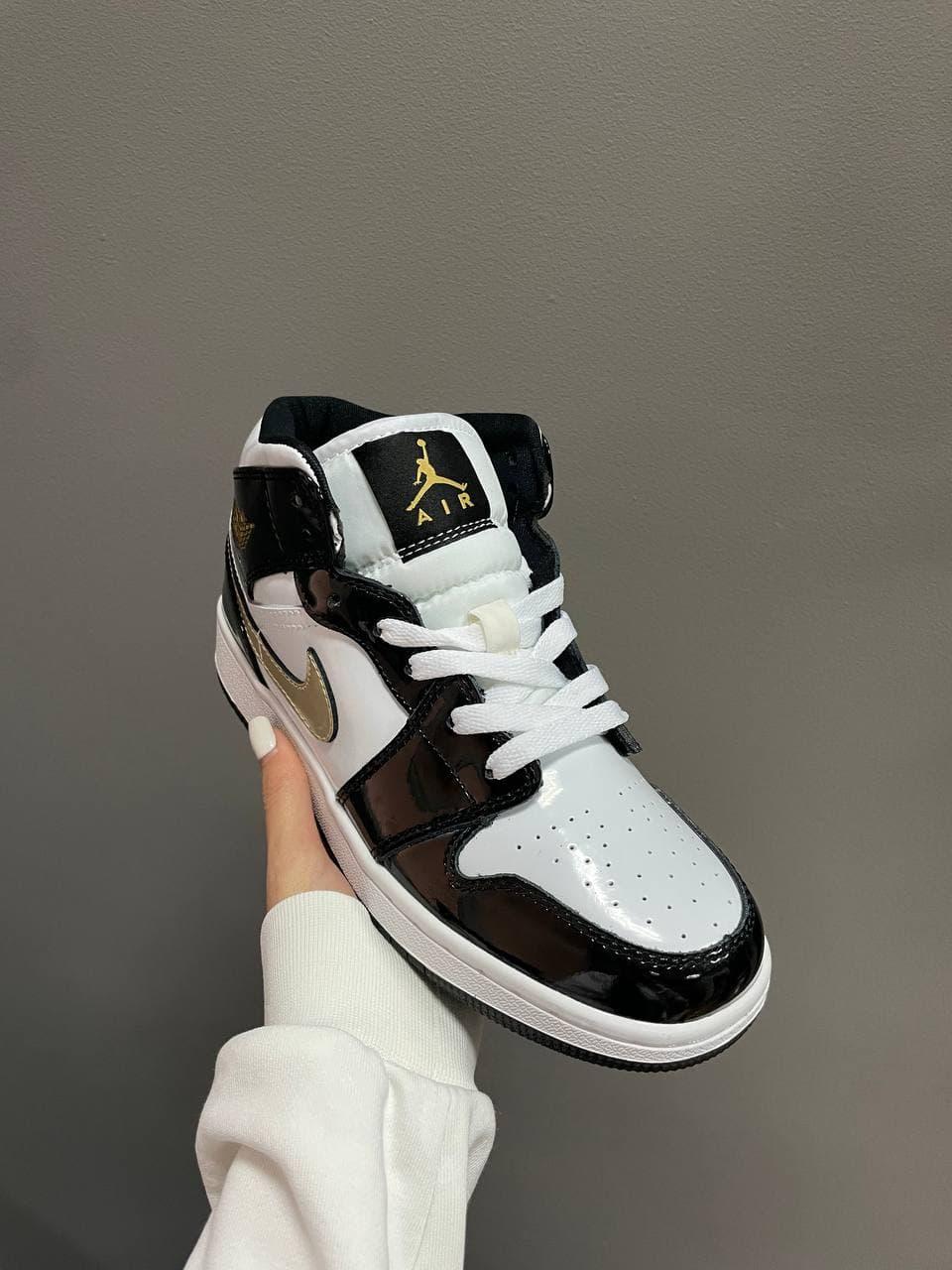 Nike Air Jordan 1 Retro Mis Black White Gold