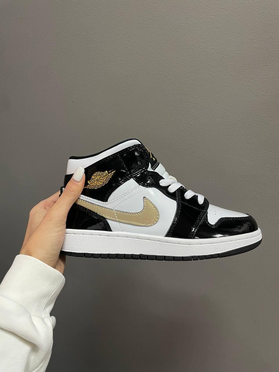Nike Air Jordan 1 Retro Mis Black White Gold