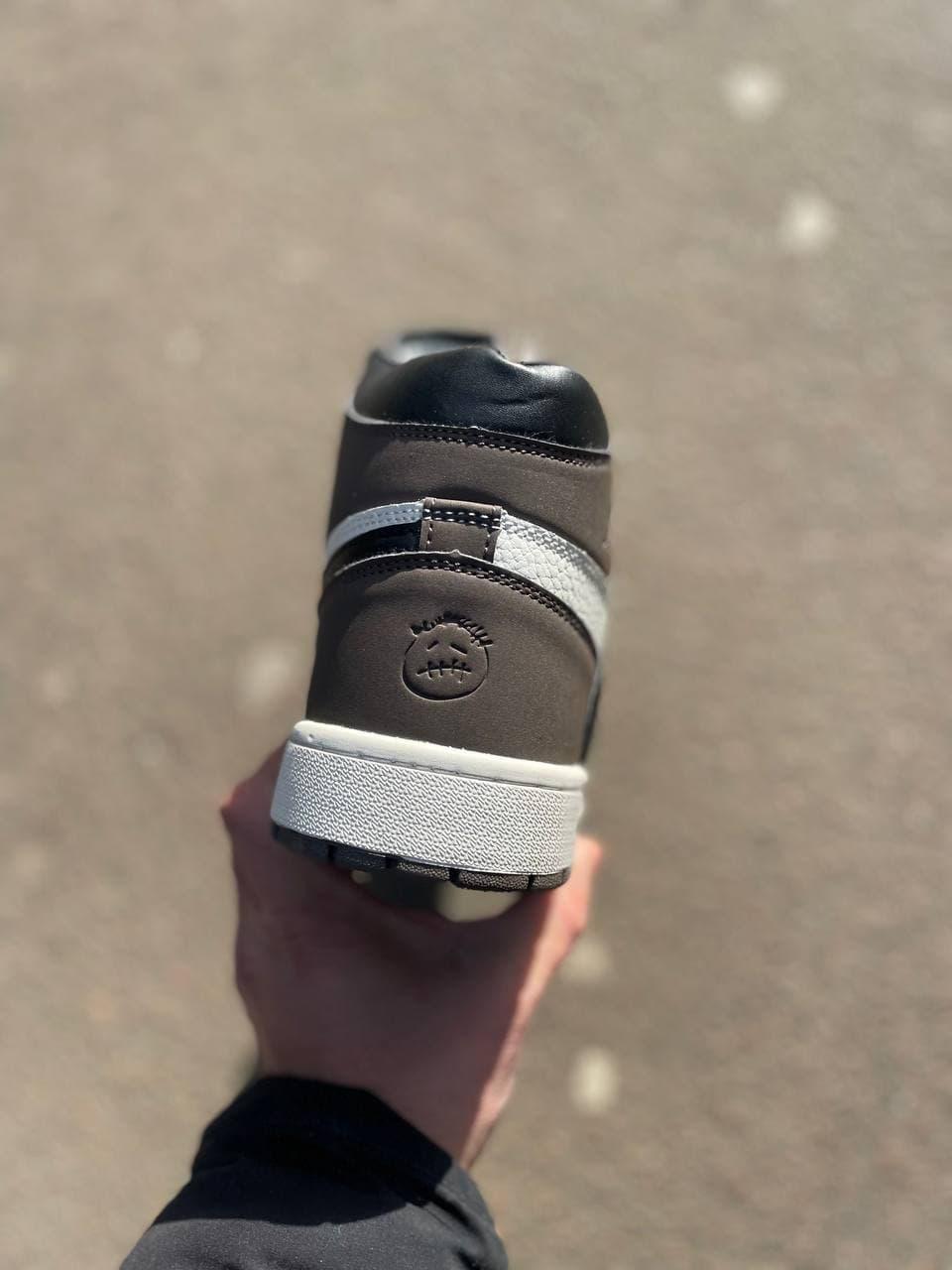 Nike Air Jordan 1 Retro High x Travis Scott 2