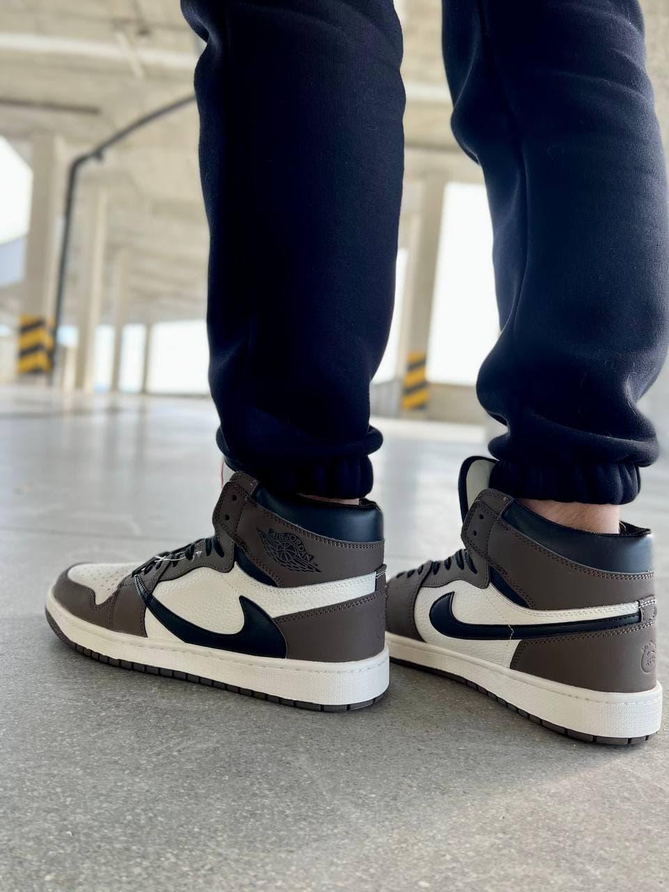 Nike Air Jordan 1 Retro High x Travis Scott 2
