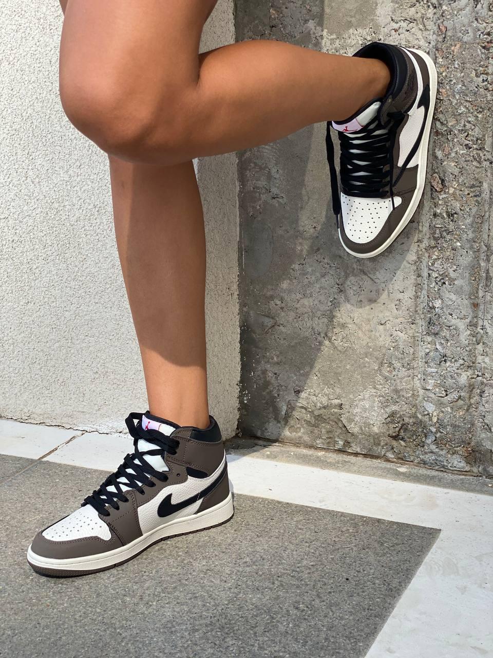 Nike Air Jordan 1 Retro High x Travis Scott 2