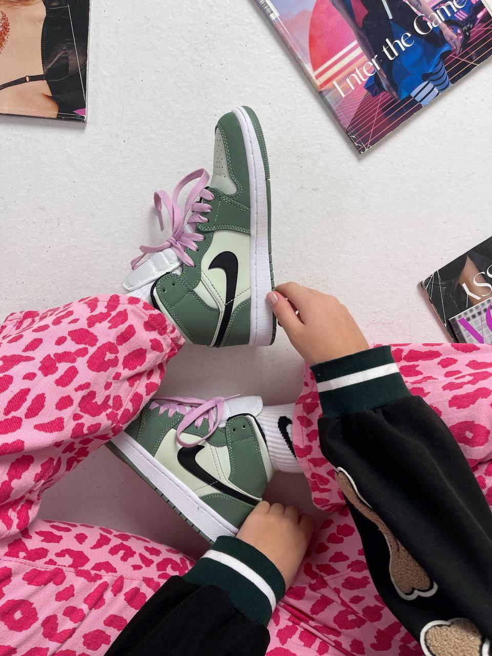 Nike Air Jordan 1 Retro Mid Green White