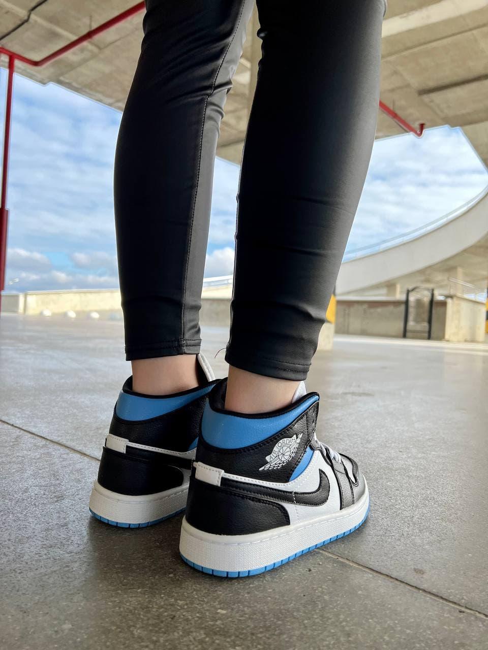 Nike Air Jordan 1 Retro High Black White Blue