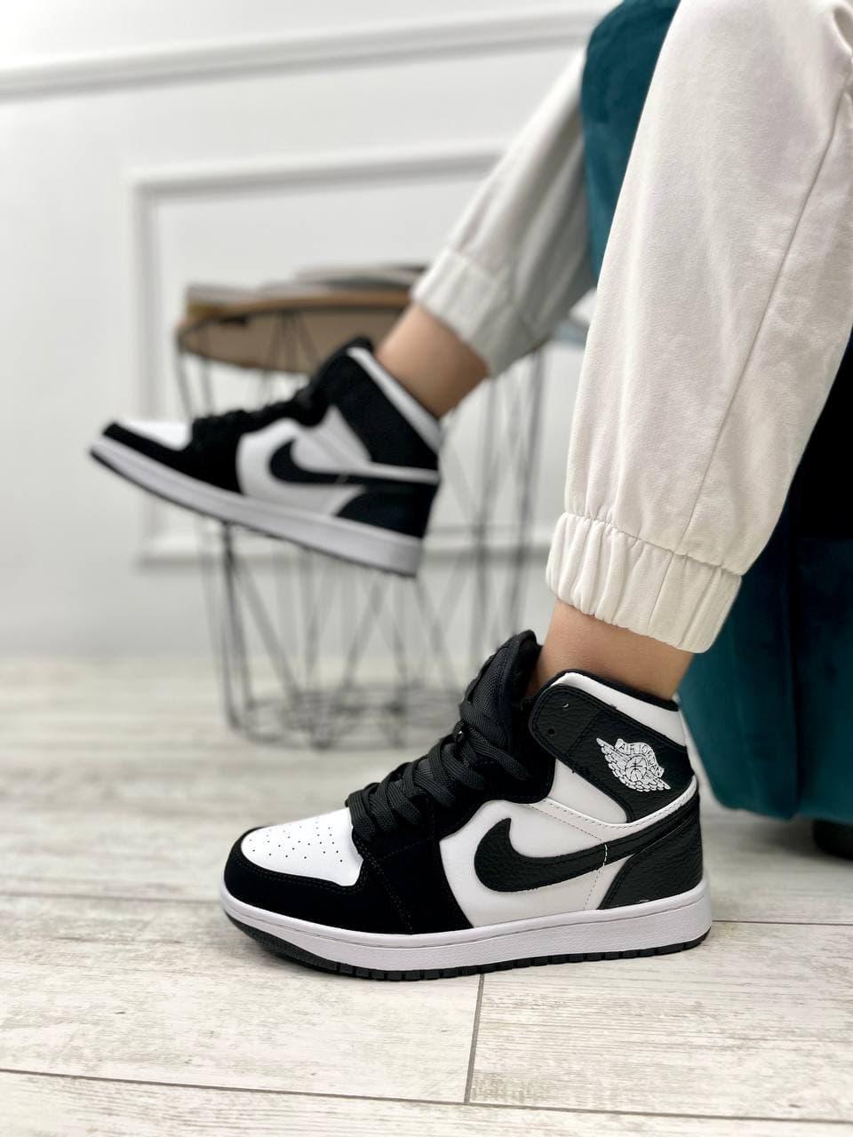 Nike Air Jordan 1 Retro High Black White 3