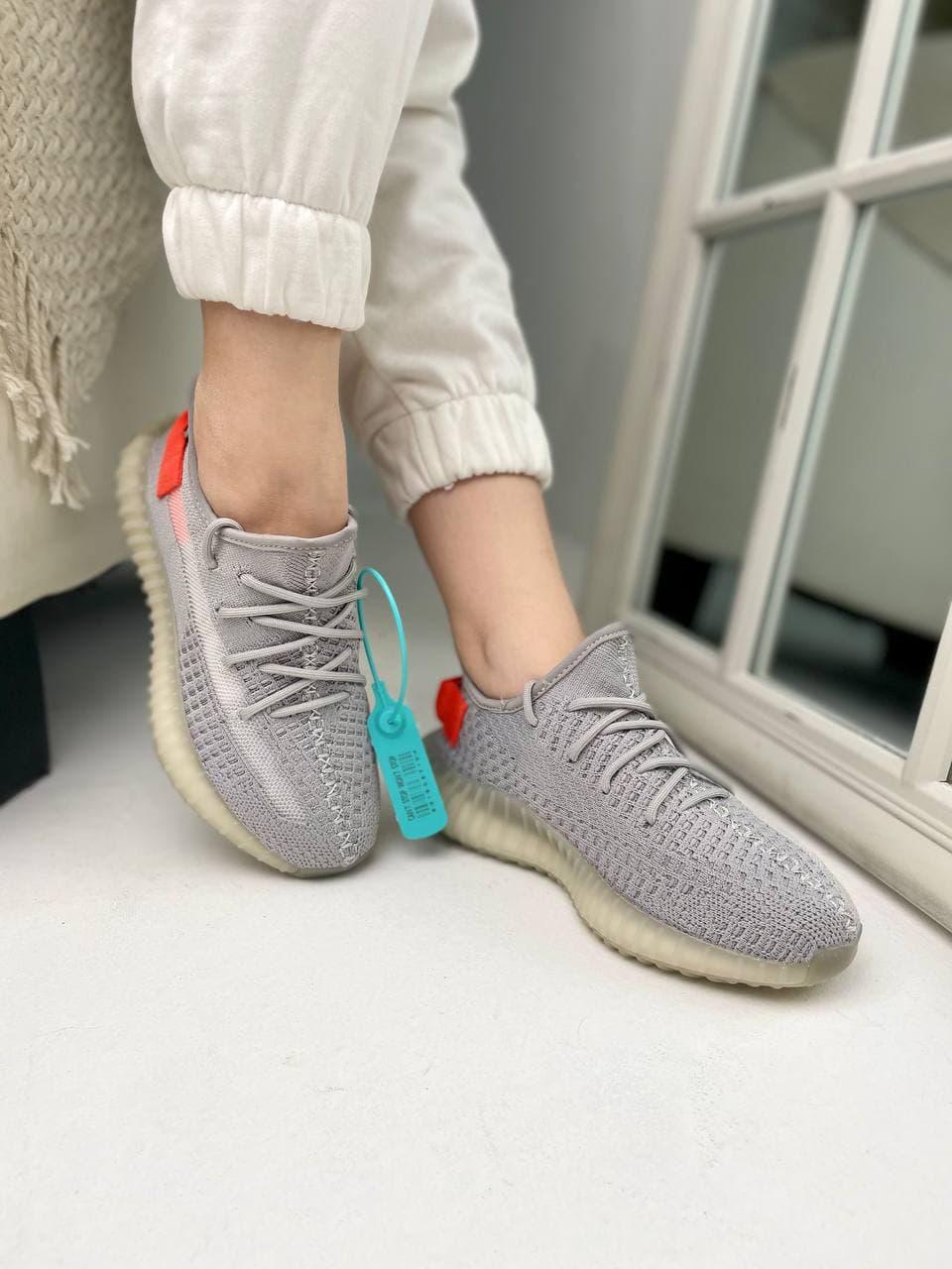 Adidas Yeezy Boost 350 V2 Tail Light 2